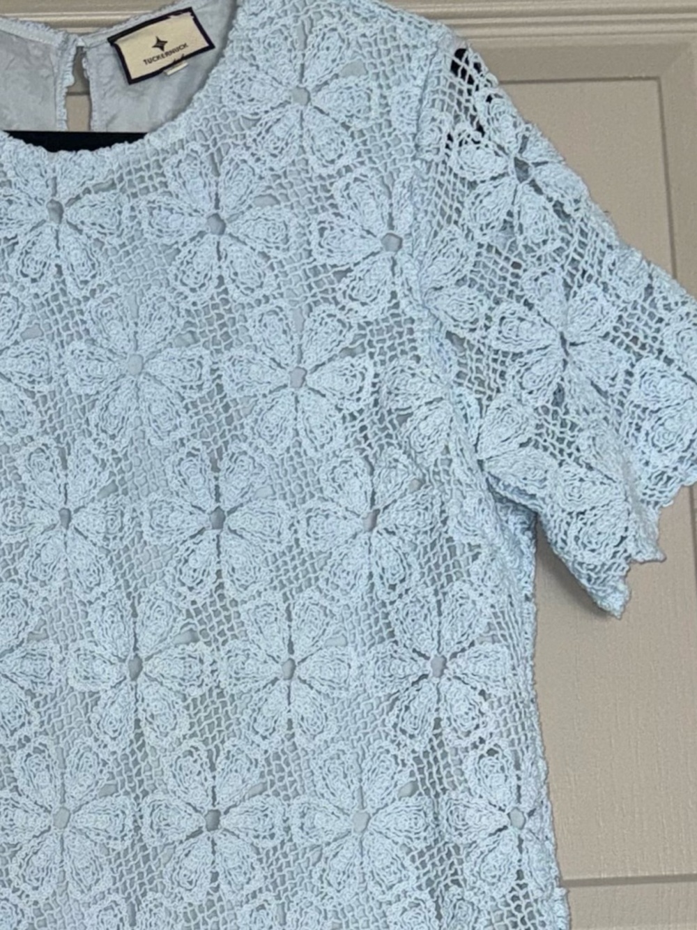 Tuckernuck Baby Blue Crochet Floral Belclaire Shift Short Sleeve Dress Sz Large - Picture 7 of 9